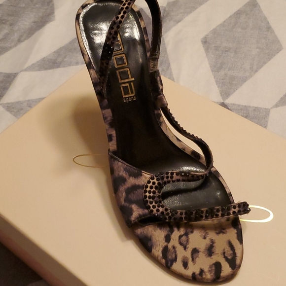 Shoes - Picture 2 of 2